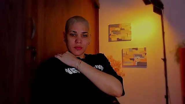 Charlee pink online show from 03-12-26, 05:52