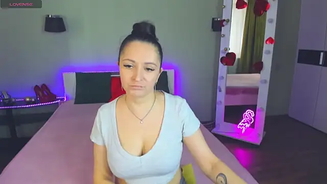 Snapshot of AngellLika chatting on 10-05-25, 12:58 AngellLika online show from 10-05-25, 12:58