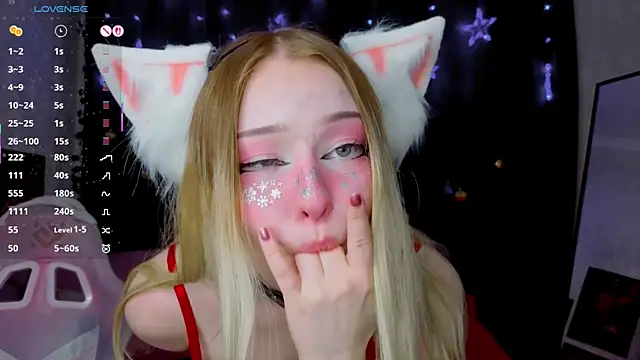 Snapshot of ElswythCovil chatting on 12-23-25, 04:10 ElswythCovil online show from 12-23-25, 04:10