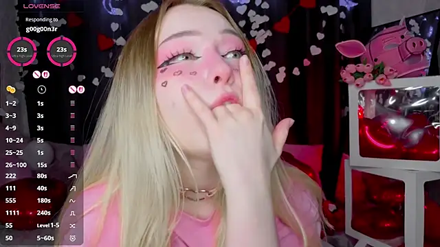 Snapshot of ElswythCovil chatting on 02-10-26, 04:05 ElswythCovil online show from 02-10-26, 04:05