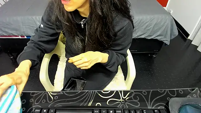 Snapshot of Abrillee1 chatting on 02-10-25, 07:49 Abrillee1 online show from 02-10-25, 07:49