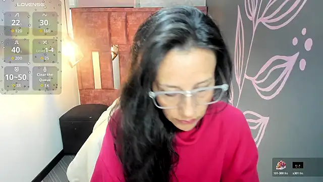 Snapshot of Abrillee1 chatting on 11-10-25, 12:04 Abrillee1 online show from 11-10-25, 12:04