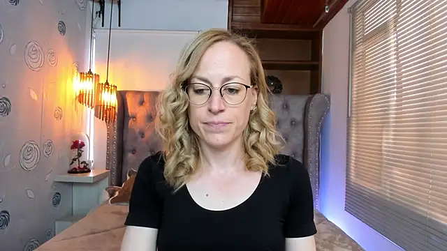 Snapshot of SammySanders chatting on 01-06-25, 08:39 SammySanders online show from 01-06-25, 08:39