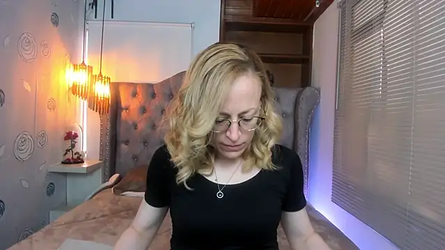 Snapshot of SammySanders chatting on 01-18-25, 12:04 SammySanders online show from 01-18-25, 12:04