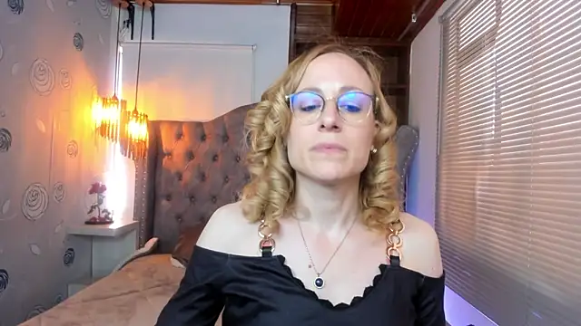 Snapshot of SammySanders chatting on 01-22-25, 05:17 SammySanders online show from 01-22-25, 05:17