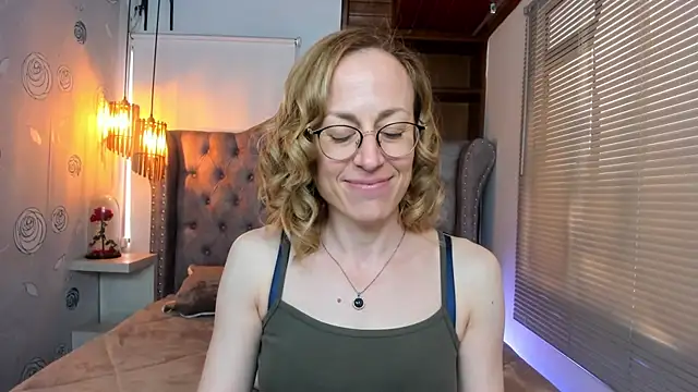 Snapshot of SammySanders chatting on 02-13-25, 07:10 SammySanders online show from 02-13-25, 07:10