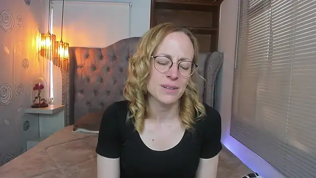 Snapshot of SammySanders chatting on 03-04-25, 08:05 SammySanders online show from 03-04-25, 08:05