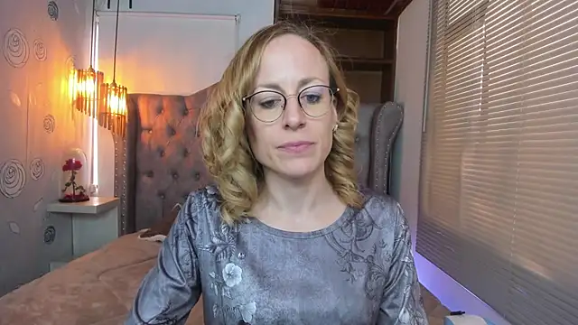 Snapshot of SammySanders chatting on 03-08-25, 03:35 SammySanders online show from 03-08-25, 03:35