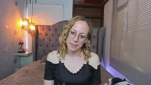 Snapshot of SammySanders chatting on 03-20-25, 08:08 SammySanders online show from 03-20-25, 08:08