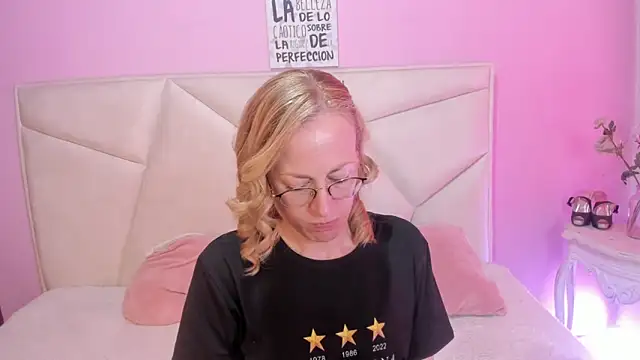 Snapshot of SammySanders chatting on 09-15-25, 08:20 SammySanders online show from 09-15-25, 08:20