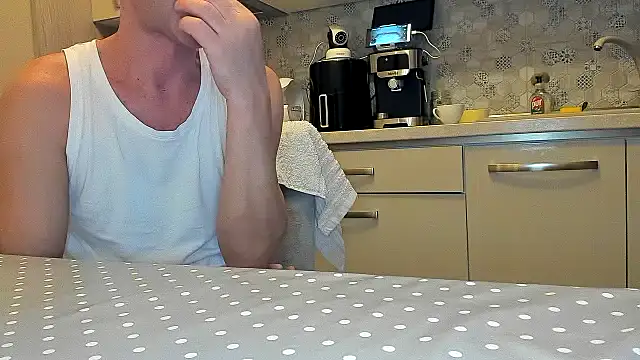 Snapshot of cuplu29 chatting on 12-04-25, 02:32 cuplu29 online show from 12-04-25, 02:32