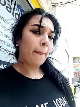 Snapshot of brianaGuzman chatting on 09-19-25, 05:35 brianaGuzman online show from 09-19-25, 05:35