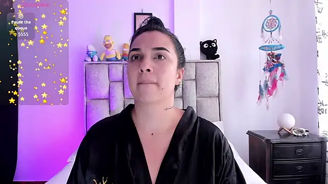 brianaGuzman online show from 11-16-25, 06:24