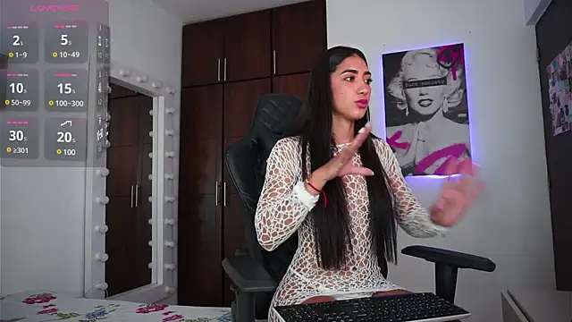 Snapshot of emmagrecco_ chatting on 12-18-24, 11:08 emmagrecco online show from 12-18-24, 11:08