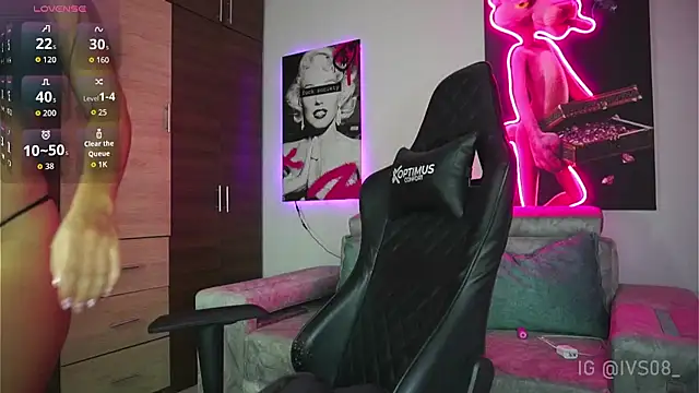 Snapshot of emmagrecco_ chatting on 10-14-25, 08:20 emmagrecco online show from 10-14-25, 08:20