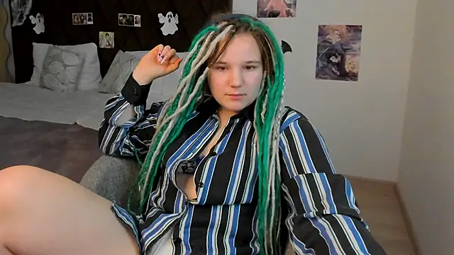 GloriaHylivi online show from 12-07-24, 06:37