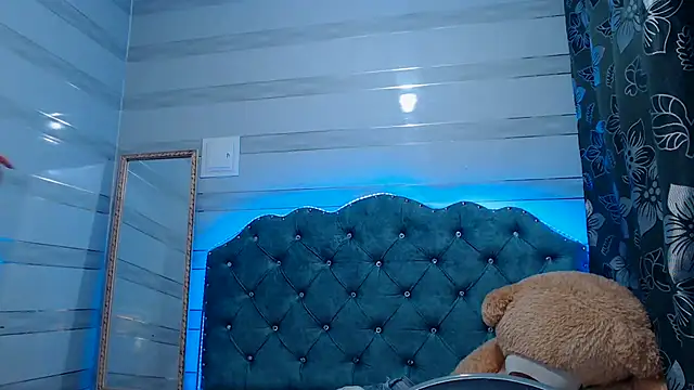 lily jamesx online show from 03-20-25, 12:51