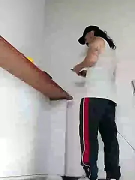 AndresSmith   online show from 01-03-25, 04:48