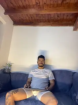 AndresSmith   online show from 02-07-26, 07:34