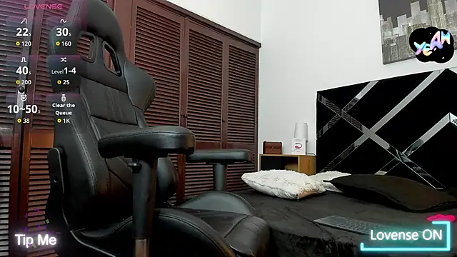 nakedfoam1 online show from 04-27-26, 09:40