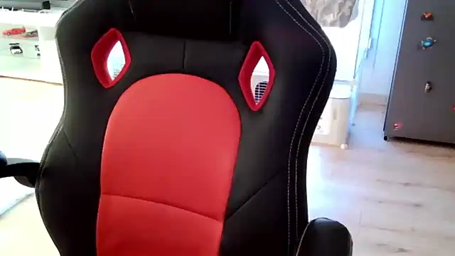 ElViko11 online show from 11-18-25, 02:43