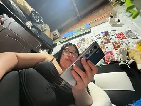 dafne19  online show from 03-22-26, 06:28