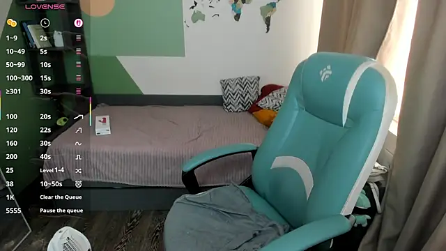 KellyStarlight online show from 04-22-26, 11:12