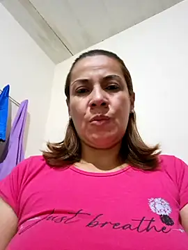 Snapshot of Zaralu_ chatting on 01-19-25, 12:06 Zaralu online show from 01-19-25, 12:06