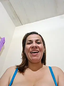 Snapshot of Zaralu_ chatting on 02-02-25, 12:09 Zaralu online show from 02-02-25, 12:09