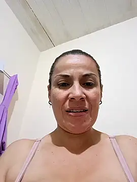Snapshot of Zaralu_ chatting on 02-06-25, 03:27 Zaralu online show from 02-06-25, 03:27