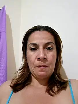 Snapshot of Zaralu_ chatting on 02-20-25, 11:32 Zaralu online show from 02-20-25, 11:32