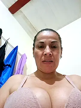 Snapshot of Zaralu_ chatting on 03-05-25, 03:08 Zaralu online show from 03-05-25, 03:08