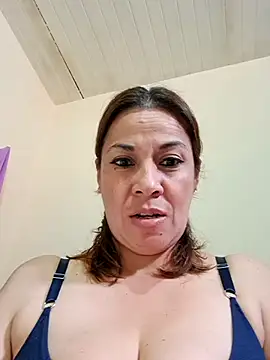Snapshot of Zaralu_ chatting on 10-11-25, 07:23 Zaralu online show from 10-11-25, 07:23