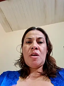 Snapshot of Zaralu_ chatting on 10-19-25, 06:52 Zaralu online show from 10-19-25, 06:52