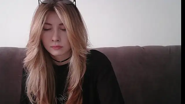 Snapshot of ErikaShyy chatting on 01-30-25, 07:29 ErikaShyy online show from 01-30-25, 07:29