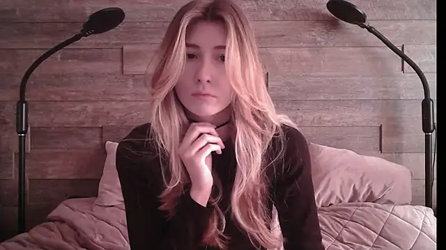 Snapshot of ErikaShyy chatting on 02-26-25, 11:30 ErikaShyy online show from 02-26-25, 11:30