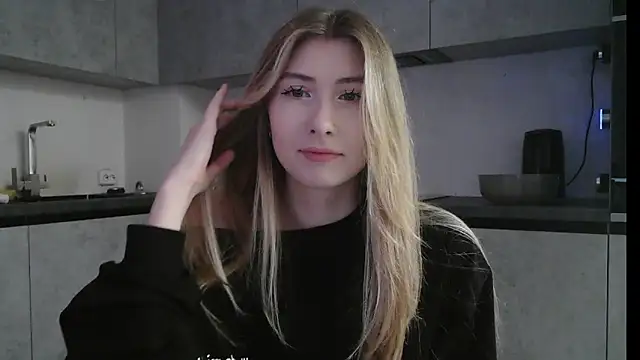 Snapshot of ErikaShyy chatting on 12-04-25, 10:46 ErikaShyy online show from 12-04-25, 10:46