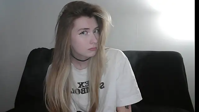 ErikaShyy online show from 04-01-26, 01:41