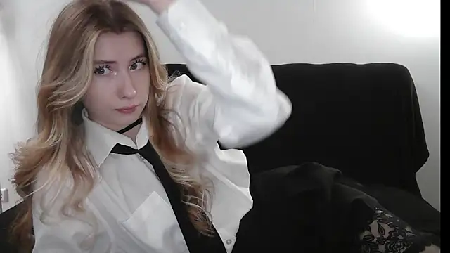 ErikaShyy online show from 04-23-26, 12:29