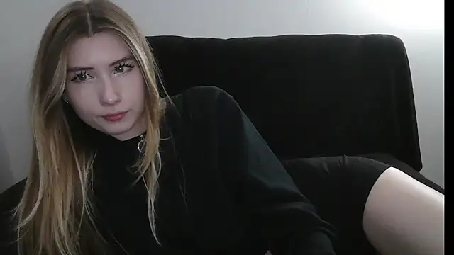 ErikaShyy online show from 05-18-26, 01:39