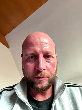 Snapshot of nikeaddicted2 chatting on 11-16-25, 02:00 nikeaddicted2 online show from 11-16-25, 02:00