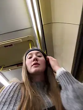 Snapshot of Sophie_Avory chatting on 01-23-25, 08:02 Sophie Avory online show from 01-23-25, 08:02