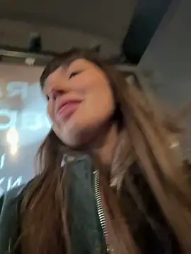 Sophie Avory online show from 11-13-25, 09:03