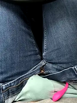 Snapshot of geilehecke1 chatting on 11-06-25, 07:31 geilehecke1 online show from 11-06-25, 07:31