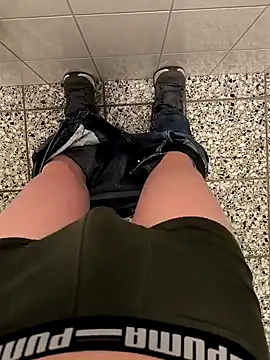 Snapshot of geilehecke1 chatting on 02-25-26, 08:57 geilehecke1 online show from 02-25-26, 08:57