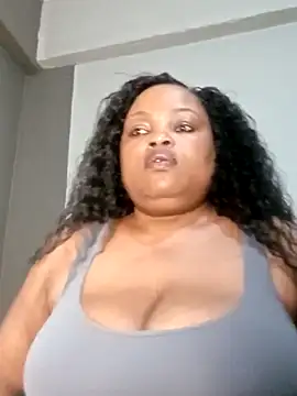 Snapshot of hugemelonsxxx chatting on 10-15-25, 07:03 hugemelonsxxx online show from 10-15-25, 07:03