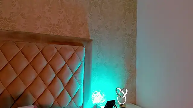 LiaFlowers online show from 01-22-25, 12:16