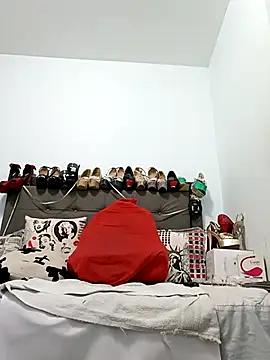 katysquirtdirty online show from 10-31-25, 11:00