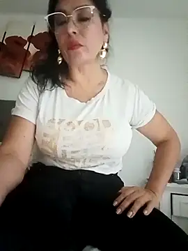 Snapshot of katysquirtdirty chatting on 04-29-26, 11:55 katysquirtdirty online show from 04-29-26, 11:55