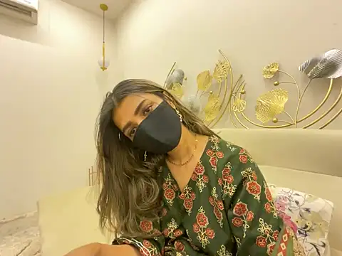 MaYaa  11 online show from 04-15-26, 01:18